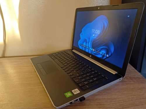 HP 15-da2002ni  i7-10 Gen 8GB RAM 250GB SDD 15.6" Notebook