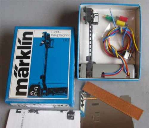 MARKLIN 7188 HO SCALE - COLOR LIGHT HOME SIGNAL (NEW BOXED)