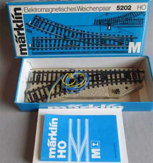 MARKLIN 5202 HO SCALE - 1 X ELECTRIC LH POINT WITH LIGHT  (NEW BOXED)