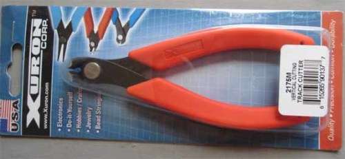 XURON VERTICAL TRACK CUTTER (NEW CARDED)