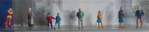 LIFE-LIKE HO SCALE - PEOPLE WALKING (NEW CARDED)