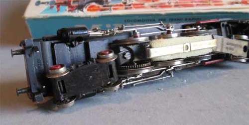 MARKLIN 3048 HO SCALE - 4-6-2 STEAM LOCO & TENDER DB 01 097 (BOXED)