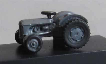 OXFORD 1/148 N SCALE/GAUGE - FERGUSON TRACTOR  - NEW BOXED