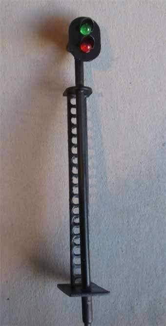 TWO LED LIGHT RAILWAY SIGNAL, HEIGHT 75mm, N/HO SCALE