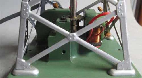 MARKLIN 7150 HO SCALE - ELECTRICALY OPERATED CRANE in EXCELLENT CONDITION, SEE FOTOS