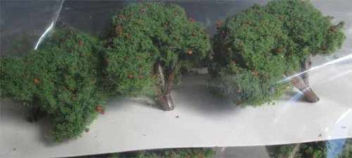 JTT HO SCALE - 6 X APPLE TREES 2" - 2 1/4" (NEW IN PKT)