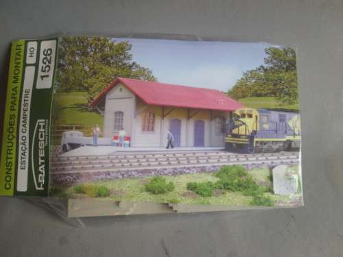 FRATESCHI HO SCALE - COUNTRY STATION KIT (NEW IN PKT)