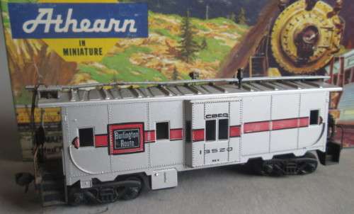 ATHEARN HO SCALE - BAY WINDOW CABOOSE - BURLINGTON (BOXED)