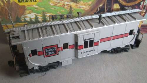 ATHEARN HO SCALE - BAY WINDOW CABOOSE - BURLINGTON (BOXED)