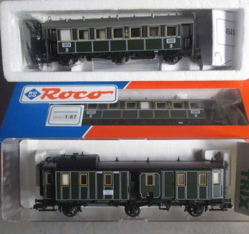 ROCO/TRIX HO SCALE - SET/3 6 WHEEL PASSENGER COACHES - BOXED