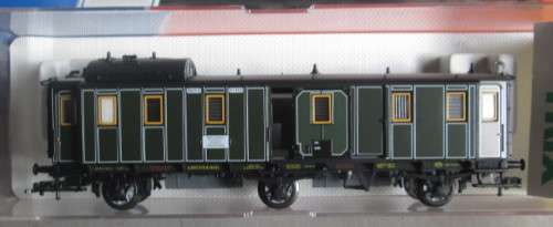 ROCO/TRIX HO SCALE - SET/3 6 WHEEL PASSENGER COACHES - BOXED