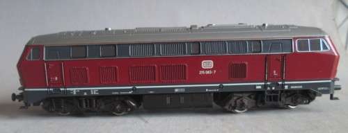 ROCO HO SCALE - GERMAN DIESEL LOCO BR 215, BO-BO - BOXED