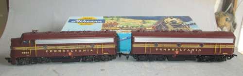 ATHEARN HO SCALE - DIESEL LOCO & DUMMY, HIGHLY DETAILED - BOTH BOXED