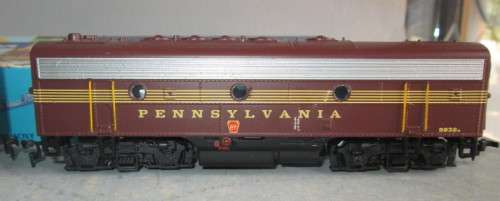 ATHEARN HO SCALE - DIESEL LOCO & DUMMY, HIGHLY DETAILED - BOTH BOXED