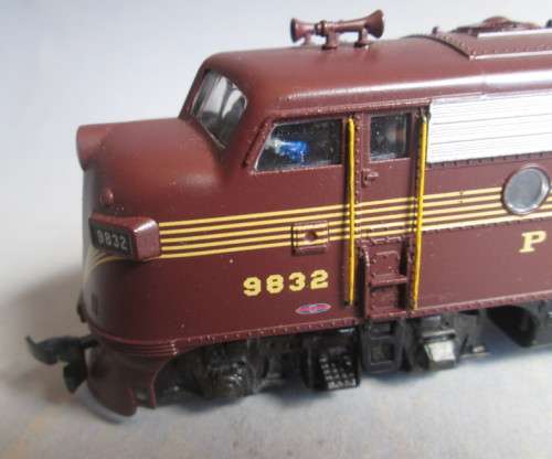 ATHEARN HO SCALE - DIESEL LOCO & DUMMY, HIGHLY DETAILED - BOTH BOXED
