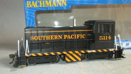 BACHMANN HO SCALE - GE 70 TON DIESEL LOCO "SOUTHERN PACIFIC" W/DCC (NEW BOXED)