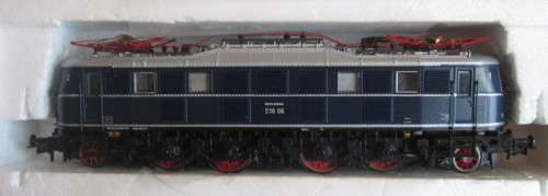 ROCO HO SCALE - GERMAN 'OLD TIME' ELECTRIC LOCO BR E18 DCC READY - LIKE NEW BOXED