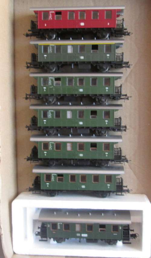 ROCO HO SCALE - 7 X GERMAN BRANCHLINE PASSENGER COACHES