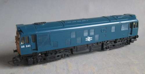 HORNBY OO SCALE - BR DIESEL LOCO 25 241 , MINT, LIKE NEW, NO BOXED