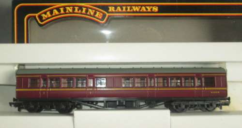 MAINLINE OO SCALE -  B.R. 1st CLASS 57' CORRIDOR COACH - LIKE NEW, BOXED