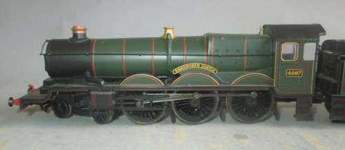 HORNBY OO SCALE - GW 4097 KENILWORTH CASTLE 4-6-0 STEAM LOCO & TENDER