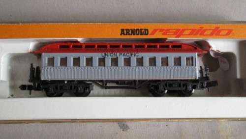 ARNOLD RAPIDO N SCALE - UNION PACIFIC PASSENGER CAR, OLD TIME (BOXED)