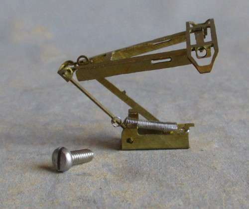 HO SCALE - UNIVERSAL SINGLE ARM PANTOGRAPH, NEW