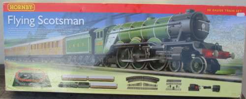 HORNBY OO SCALE - R1027 THE FLYING SCOTSMAN SET COMPLETE & BOXED, GOOD CONDITION, SEE FOTOS
