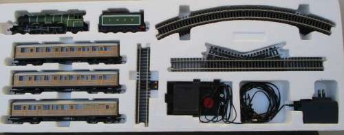 HORNBY OO SCALE - R1027 THE FLYING SCOTSMAN SET COMPLETE & BOXED, GOOD CONDITION, SEE FOTOS