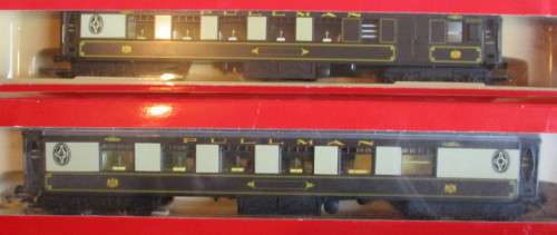 HORNBY OO SCALE - 4 X PULLMAN COACHES (BOXED)