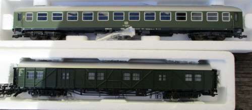 ROCO HO SCALE - DB SET/4 PASSENGER & BAGGAGE COACHES (BOXED)