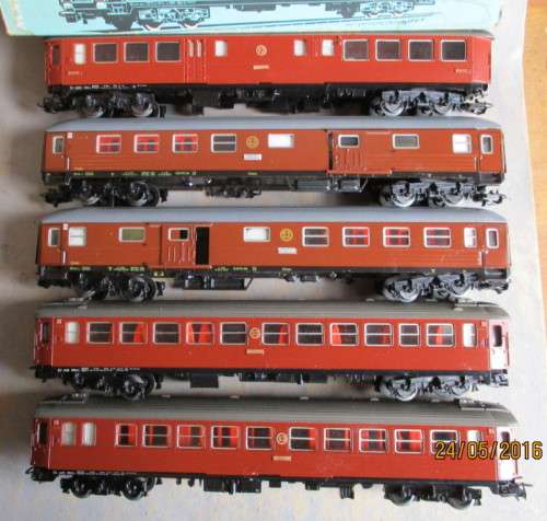 MARKLIN HO SCALE - SET/5 SWEDEN PASSENGER COACHES, BOXED, SEE BELOW