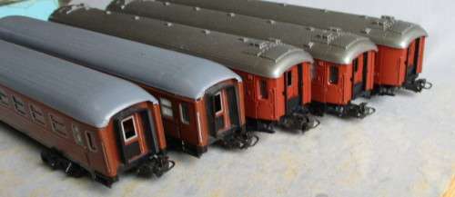 MARKLIN HO SCALE - SET/5 SWEDEN PASSENGER COACHES, BOXED, SEE BELOW