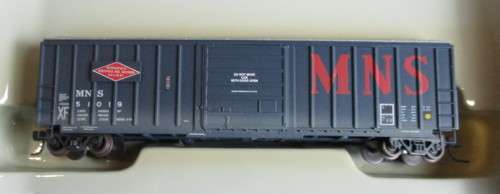 ATHEARN N SCALE - WEATHERED MNS BOX CAR (BOXED)
