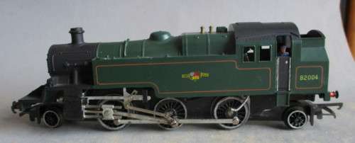 TRI-ANG OO SCALE - BR 2-6-2 STEAM TANK LOCO