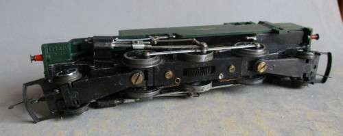 TRI-ANG OO SCALE - BR 2-6-2 STEAM TANK LOCO