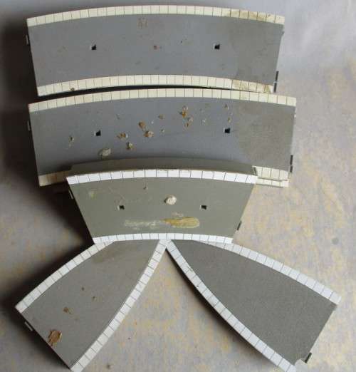 TRI-ANG OO SCALE - CURVED STATION PLATFORM AS PER FOTOS