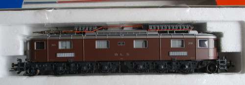 ROCO HO SCALE - 43710 BLS Ae6/8 ELECTRIC LOCO, DCC READY (BOXED)