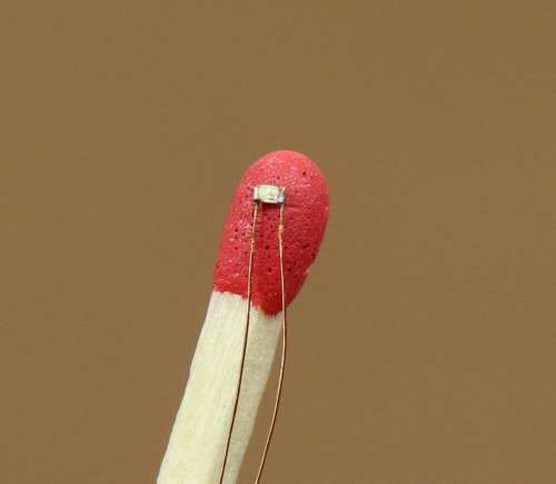 2 X LED LIGHT, SMALL SEE FOTO - RED