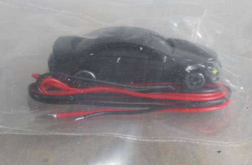 N SCALE - CAR WITH HEAD & TAIL LIGHTS