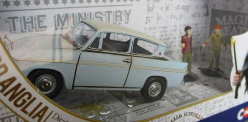 CORGI 1/43 SCALE - FORD ANGLIA, HARRY POTTER WITH 2 FIGUES - NEW BOXED