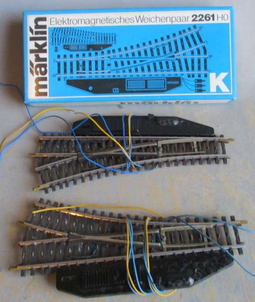 MARKLIN HO SCALE - 2261 ELECTRIC LEFT & RIGHT HAND POINTS (BOXED)