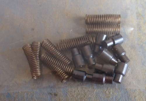 LIMA HO SCALE - 10 X BRUSHES & SPRINGS - NEW