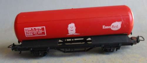 LIMA HO SCALE -ESSO RED TANKER