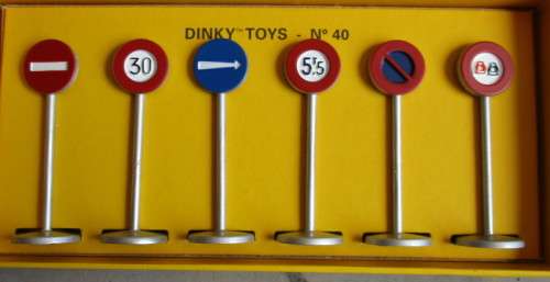 ATLAS/DINKY - ROAD SIGNS (NEW BOXED)