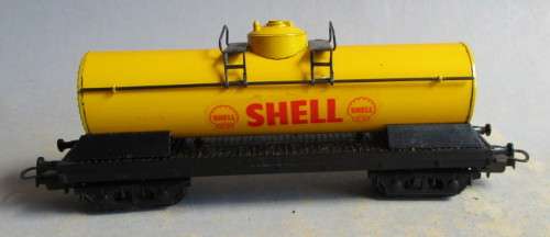 LIMA HO SCALE - SHELL TANKER WAGON WITH METAL TANK BODY