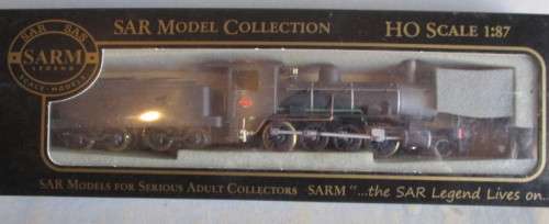 SARM HO SCALE - SAR  CLASS 8X STEAM LOCO & TENDER WITH DCC  -  BOXED