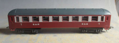 LIMA HO SCALE - SAR 1st CLASS PASSENGER COACH