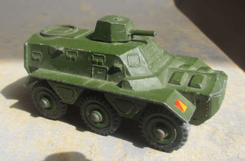 DINKY, MECCANNO, MADE IN ENGLAND - #676 ARMOURED PERSONNEL CARRIER
