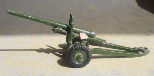 DINKY, MECCANNO, MADE IN ENGLAND - #692 5.5 MEDIUM GUN
